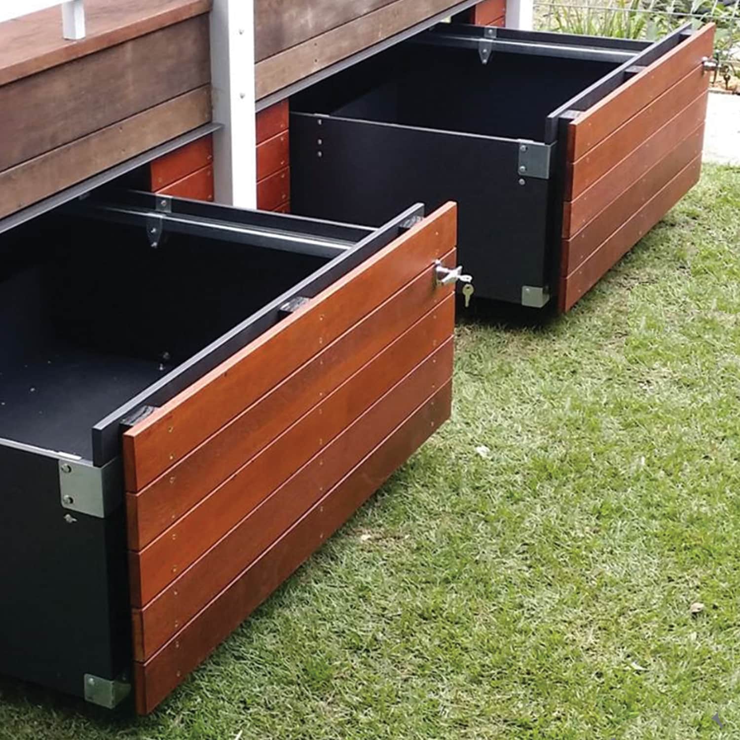 A single green leaf against a white background.
