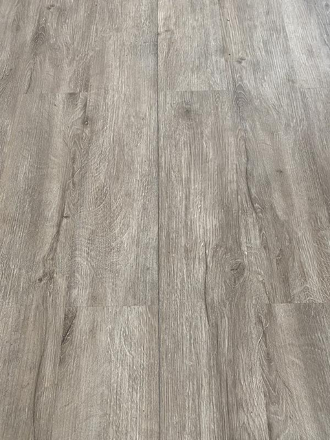 ルッコラ✮*。゜ TrafficMaster French Oak 6 MIL x 6 in. W x 36 in. L Click Lock