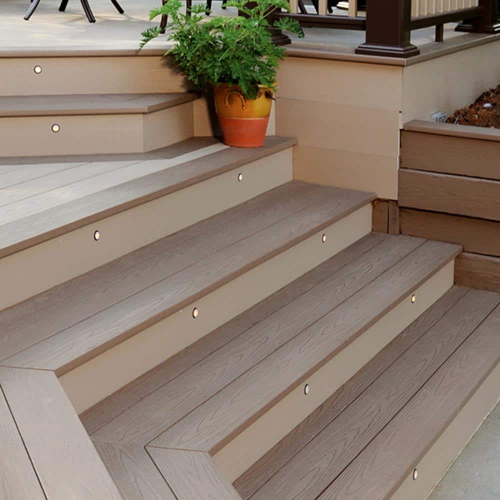 A single green leaf against a white background.