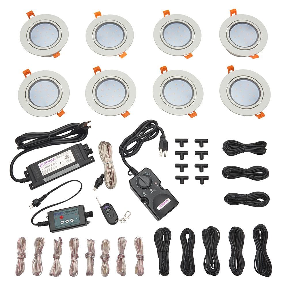 A single green leaf against a white background.