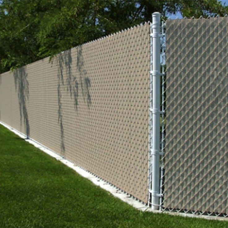 Everbilt 250 ft. Roll Economy Vinyl Fence Weave Beige with 100 Brass Fasteners