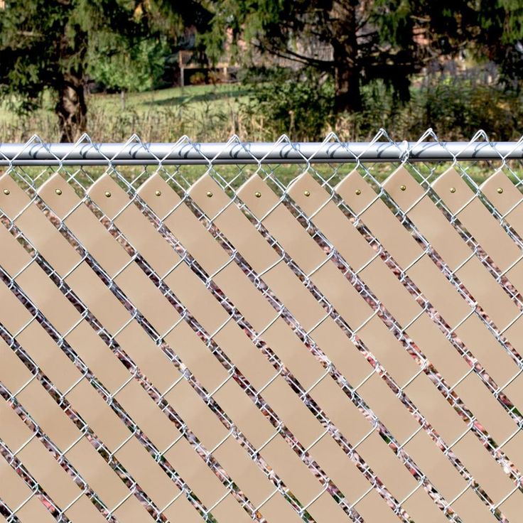 Everbilt 250 ft. Roll Economy Vinyl Fence Weave Beige with 100 Brass Fasteners