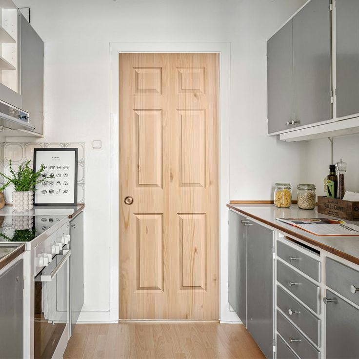 ReliaBilt 32-in x 80-in Clear 6-Panel Solid Core Unfinished Pine Wood Slab Door