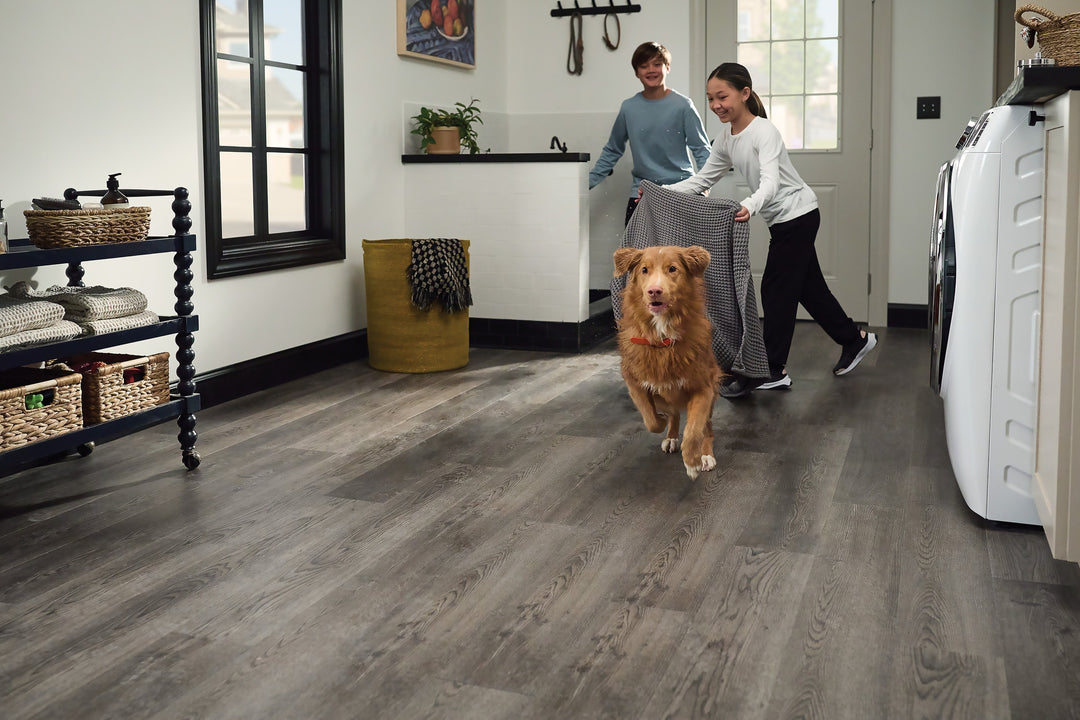 STAINMASTER PetProtect Lockhart Oak 20-mil x 7-in W x 48-in L