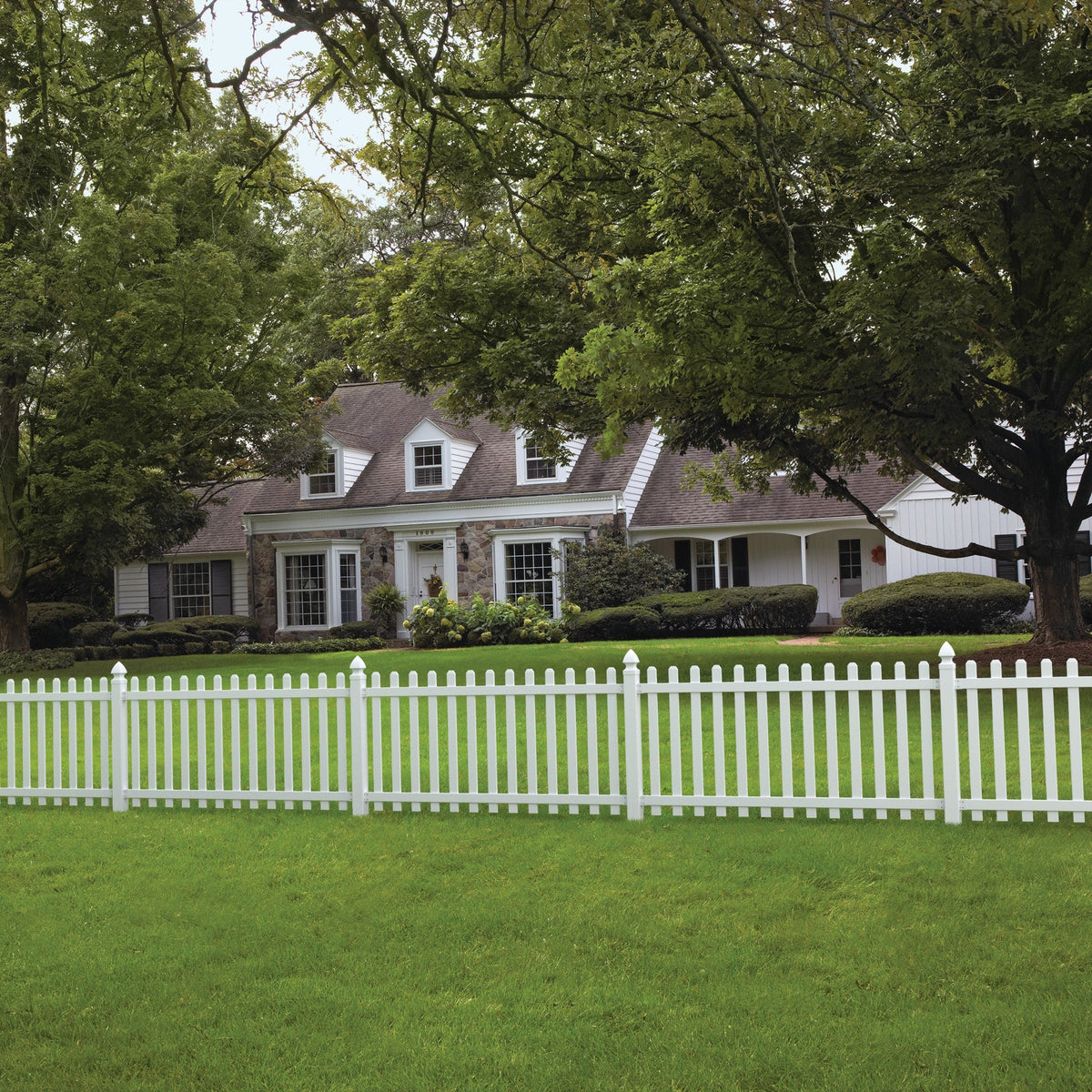Outdoor Essentials Yorktown 4-ft H x 8-ft W White Vinyl Dog Ear Fence Panel (Unassembled)