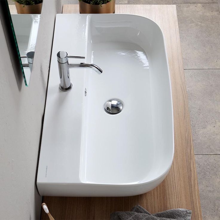 Nameeks Glam Wall Mounted Bathroom Sink in White