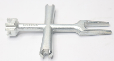 Pop-Up Plug Wrench