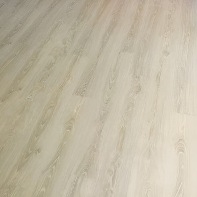 Outlast+ Sand Dune Oak 12 mm T x 7.5 in. W Waterproof Laminate Wood Flooring (1079.7 sqft/pallet)