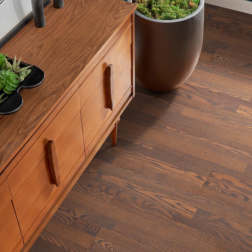 Pergo XP Burnt Anndel Oak 10 mm T x 7.4 in. W x 47.2 in. L
