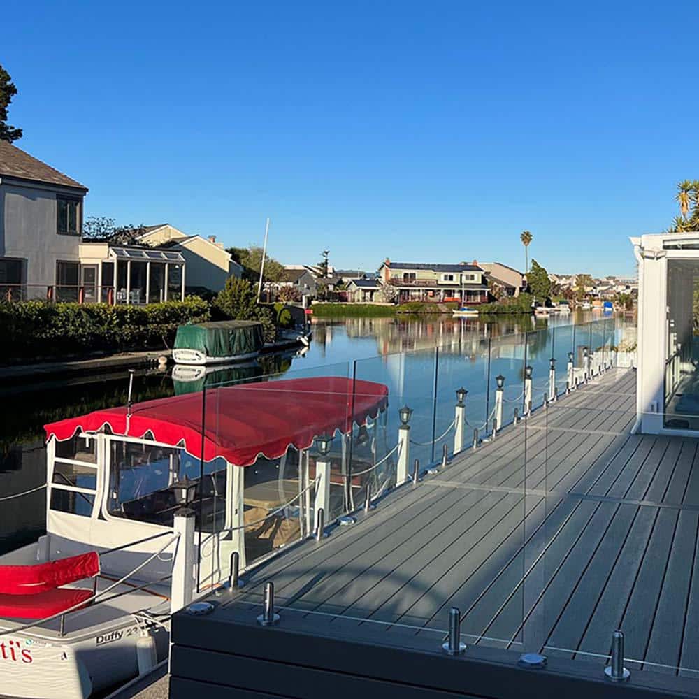 A single green leaf against a white background.