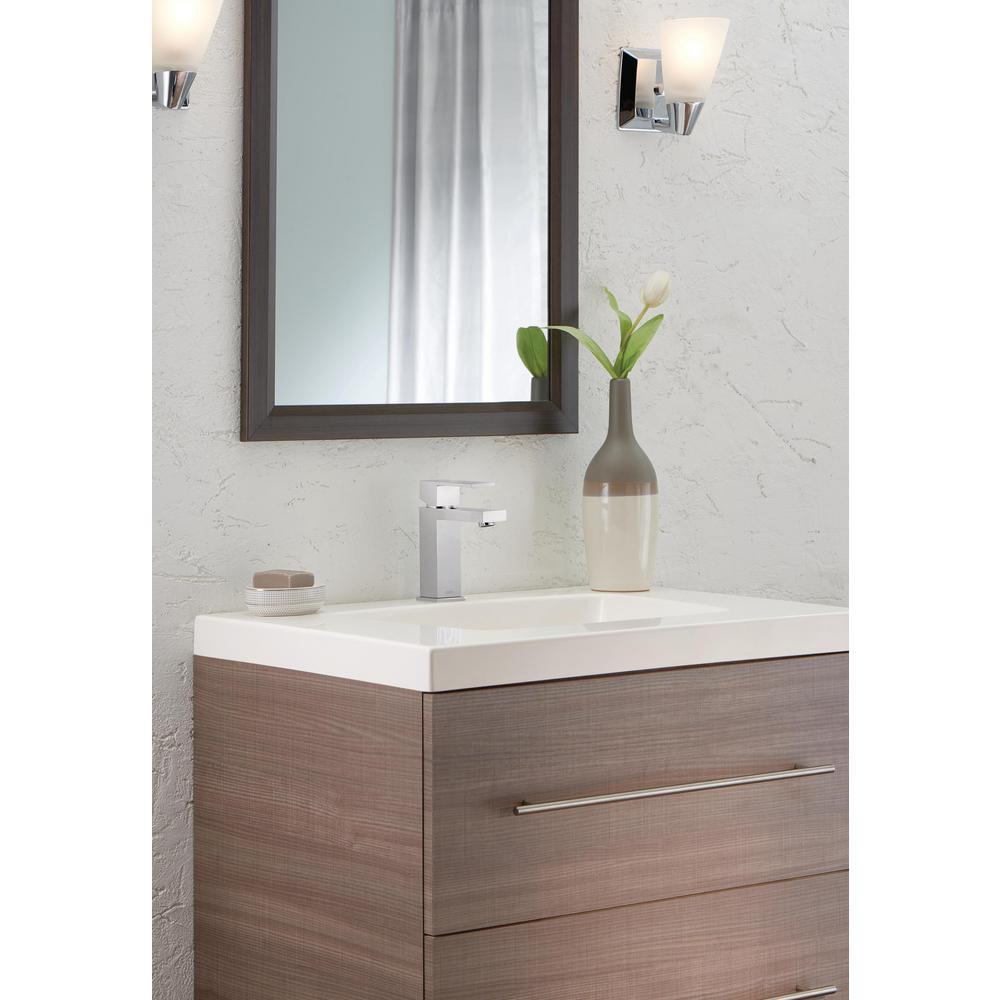 Modern Single Hole Single-Handle Bathroom Faucet in Chrome - Super Arbor