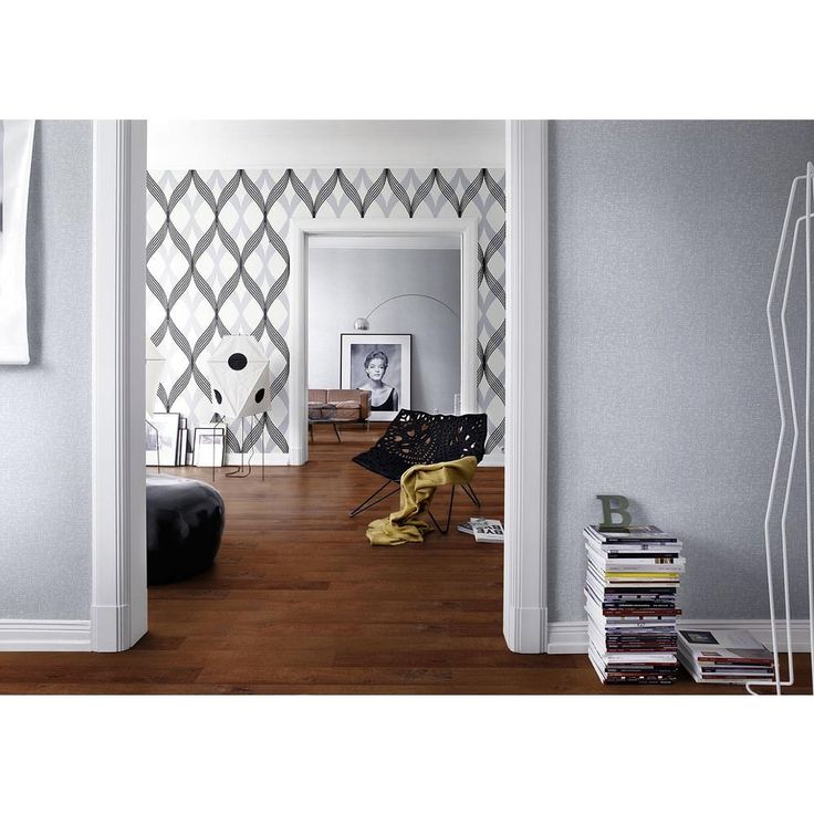 TrafficMASTER Latte pour plancher, vinyle de luxe, 6 po x 36 po, Noyer TrafficMASTER Latte pour plancher, vinyle de luxe, 6 po x 36 po, Noyer