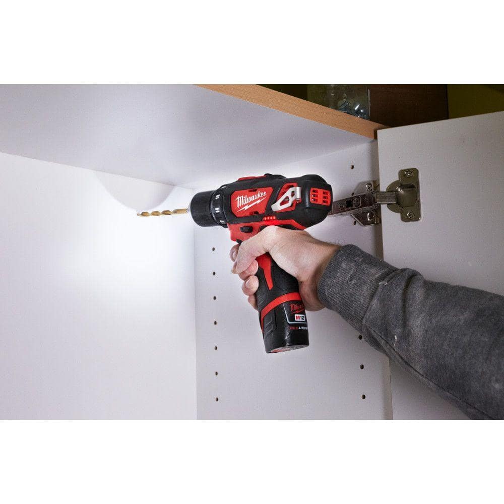 Milwaukee M12 12V Lithium-Ion Cordless Drill Driver/Impact Driver Combo Kit with Two 1.5Ah Batteries, Charger and Bag (2-Tool)