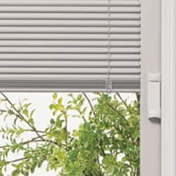 Masonite 32-in x 80-in Steel Half-Lite Mini-Blind Right-Hand Inswing Primed Prehung Single Front Door with Brickmould