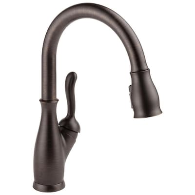 Delta Leland 1-Handle Deck Mount Pull-Down Handle/Lever Residential Kitchen Faucet (Deck Plate Included)