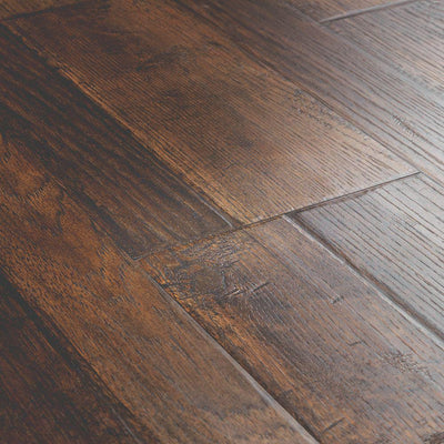 Outlast+ Waterproof Somerton Auburn Hickory 10 mm T x 7.48 in. W x 47.24 in. L Laminate Flooring (549.64 sq. ft./pallet)