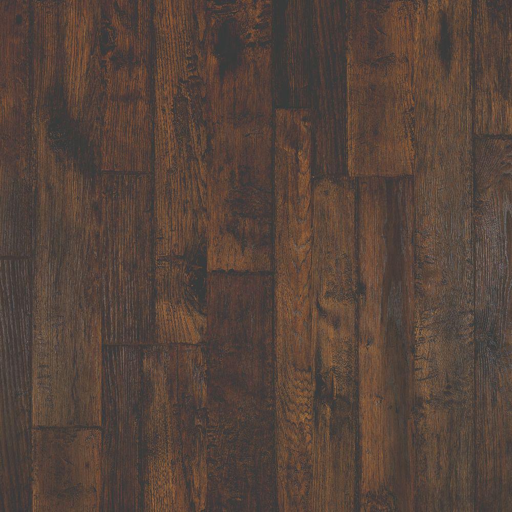 Pergo Outlast+ Waterproof Lawrence Chestnut 10 mm T x 6.14 in. W x 47 ...